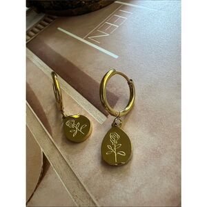 18k gold plated Rose Engraved Huggie Hoop Earrings - Women Jewelry R 578
